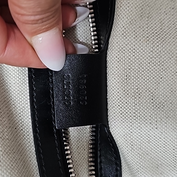 Like New GUCCI GG Embossed Briefcase Laptop - Picture 11 of 16